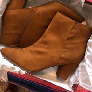Brown suede pointy toe booties